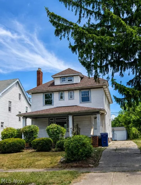 2123 Hampstead Rd, Cleveland Heights, OH 44118