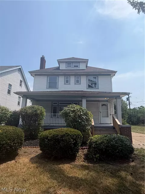 2123 Hampstead Rd, Cleveland Heights, OH 44118