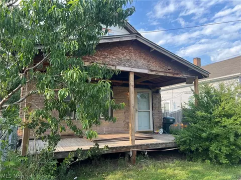 6311 Lansing Ave, Cleveland, OH 44105