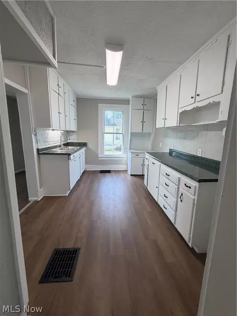 Entry Way - 219 Main St, Philo, OH 43771 photo 2 of 2