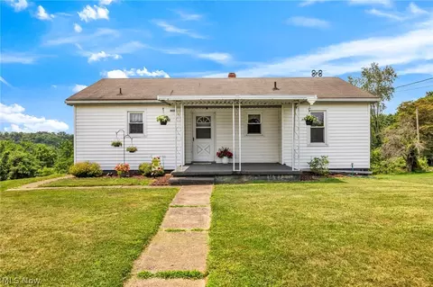 2557 Fernwood Rd, Wintersville, OH 43953