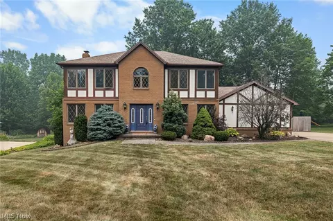 7562 Southampton Dr, North Royalton, OH 44133