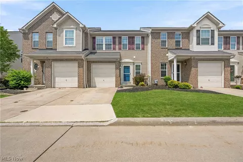126 Rocky River Way, Berea, OH 44017