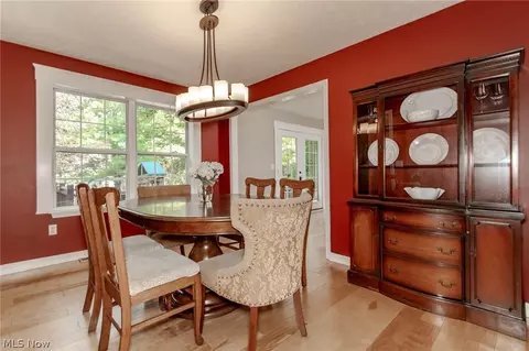 Dining - 102 Middle Post Pt, Chardon, OH 44024 photo 3 of 3