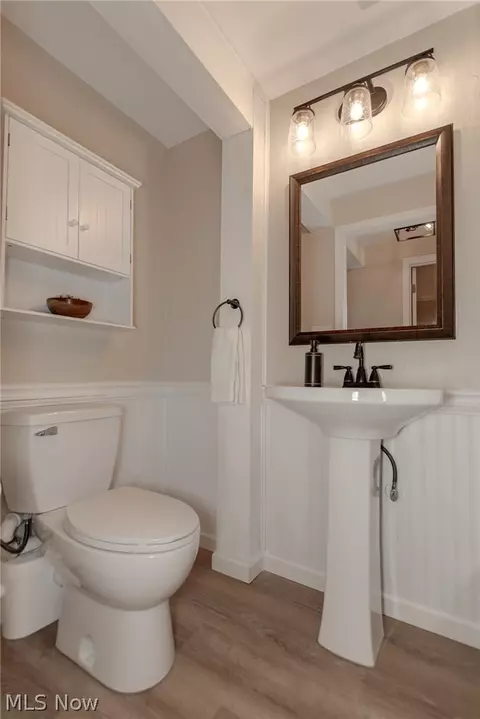 Bath - 102 Middle Post Pt, Chardon, OH 44024 photo 6 of 6