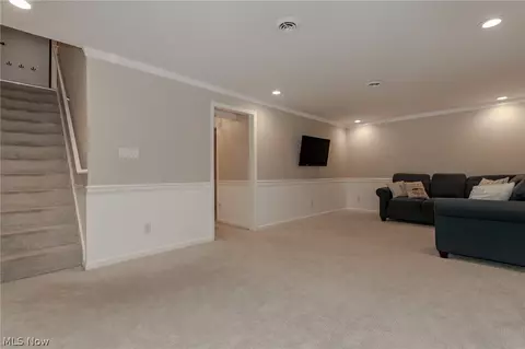 Living - 102 Middle Post Pt, Chardon, OH 44024 photo 2 of 2
