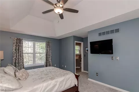 Bedroom - 102 Middle Post Pt, Chardon, OH 44024 photo 6 of 10