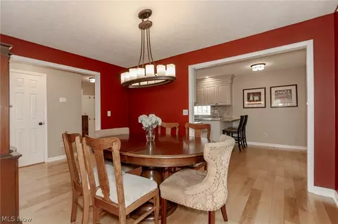 Dining - 102 Middle Post Pt, Chardon, OH 44024 photo 1 of 3