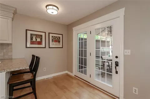 Entry Way - 102 Middle Post Pt, Chardon, OH 44024 photo 2 of 4