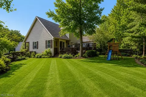 Exterior - 102 Middle Post Pt, Chardon, OH 44024 photo 8 of 9