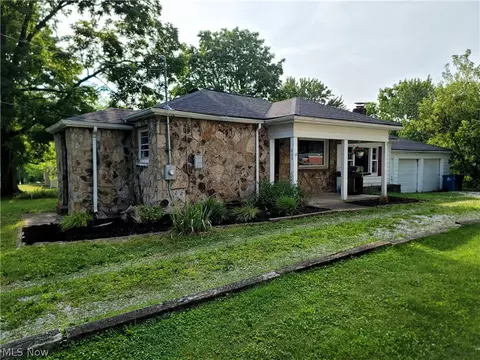 220 Robert Dr, Kent, OH 44240