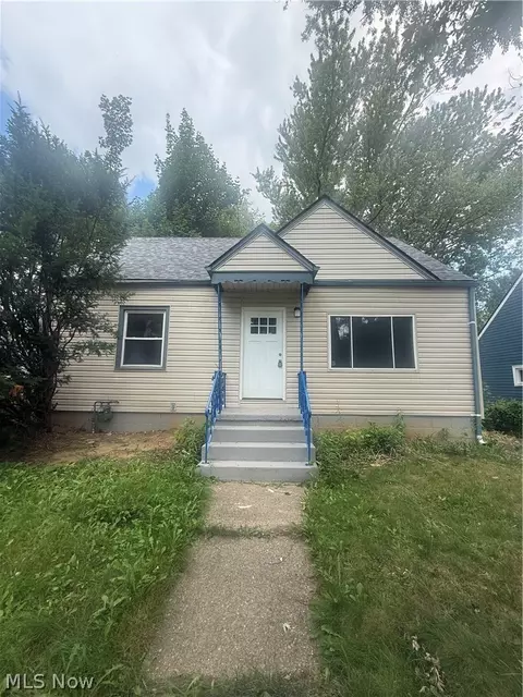 821 Cree Ave, Akron, OH 44305