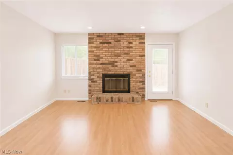 Living - 5552 Suncrest Ct, Parma, OH 44134 photo 3 of 4