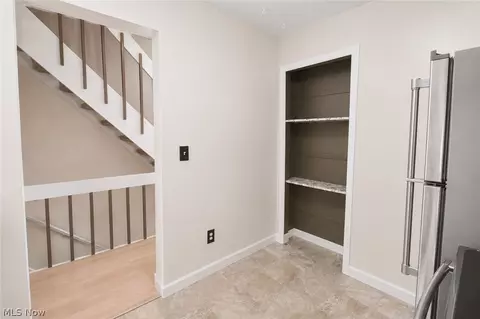 Entry Way - 5552 Suncrest Ct, Parma, OH 44134 photo 2 of 4