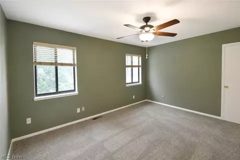 Bedroom - 5552 Suncrest Ct, Parma, OH 44134 photo 2 of 7