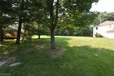 Exterior - 5552 Suncrest Ct, Parma, OH 44134 photo 3 of 5