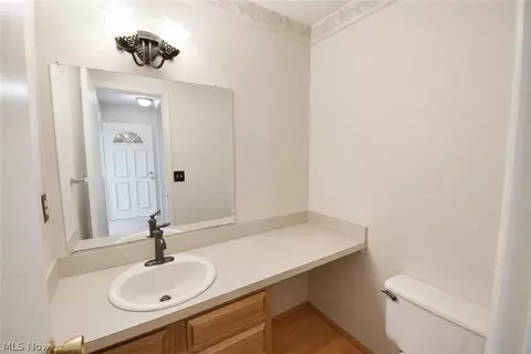 Bath - 5552 Suncrest Ct, Parma, OH 44134 photo 1 of 6
