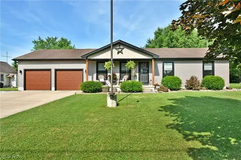 4895 Woodrow Ave NW, Warren, OH 44483