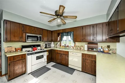 Kitchen - 14838 State Route 301, Lagrange, OH 44050 photo 2 of 4