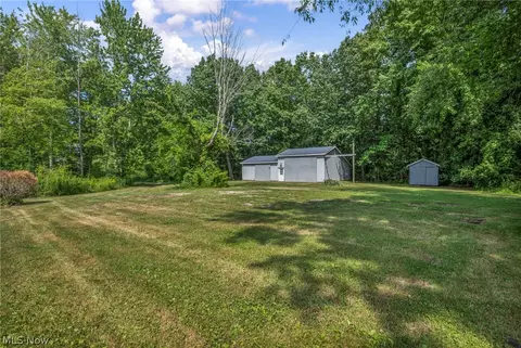 Exterior - 6940 Lake Rd W, Ashtabula, OH 44004 photo 9 of 11