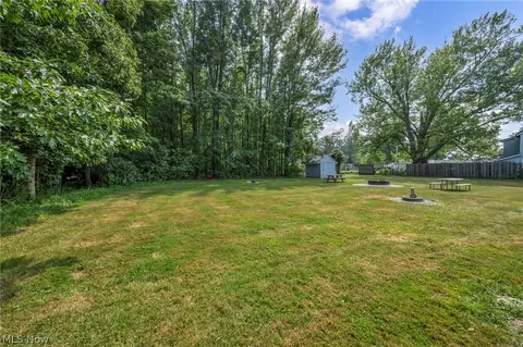 Exterior - 6940 Lake Rd W, Ashtabula, OH 44004 photo 6 of 11