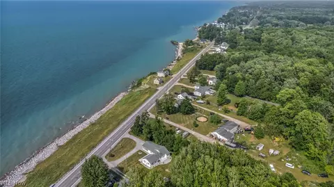View/Area - 6940 Lake Rd W, Ashtabula, OH 44004 photo 4 of 6