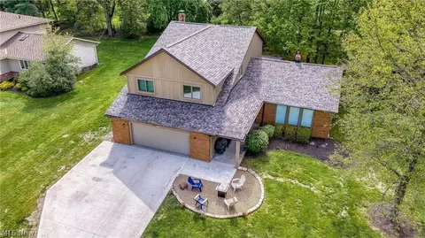 5062 Lansdowne Dr, Solon, OH 44139