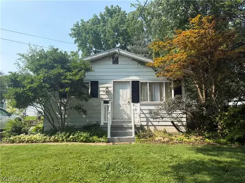 935 Carnegie Ave, Akron, OH 44314