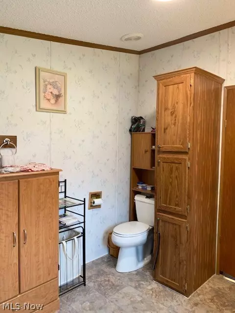 Bath - 78 Third Ave, Stratton, OH 43961 photo 2 of 3