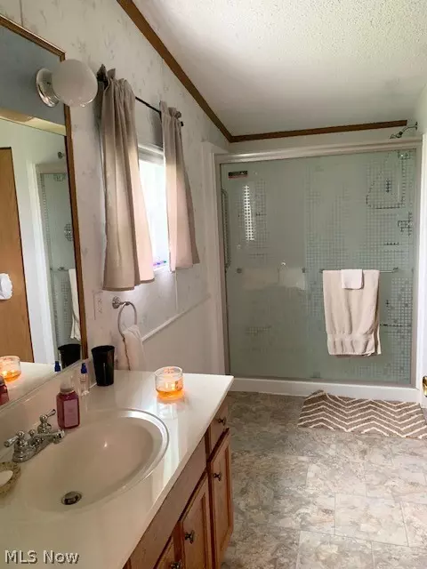 Bath - 78 Third Ave, Stratton, OH 43961 photo 3 of 3