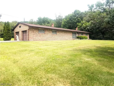 5779 Greer Rd SE, Uhrichsville, OH 44683