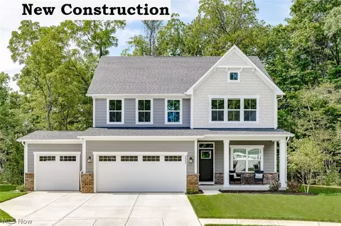 8349 Falls Glen Ln, Olmsted Falls, OH 44138