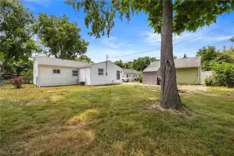 2905 Riverview Ln, Lorain, OH 44055 photo 32