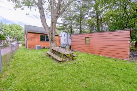 Exterior - 354 E 260th St, Euclid, OH 44132 photo 5 of 7