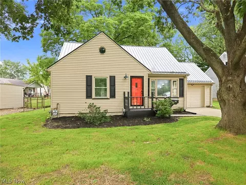 219 Aldrich Rd, Youngstown, OH 44515