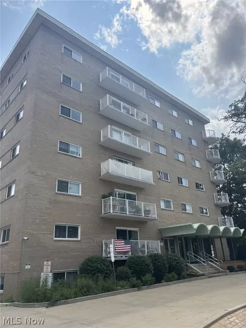 14567 Madison Ave #211, Lakewood, OH 44107