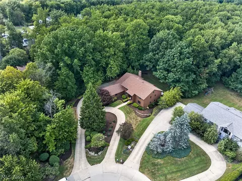 2571 Cedarwood Rd, Pepper Pike, OH 44124