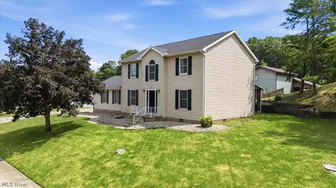 10 Elmwood Dr, Parkersburg, WV 26101