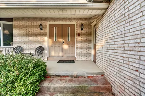 Exterior - 7171 Rustic Oval, Seven Hills, OH 44131 photo 3 of 10