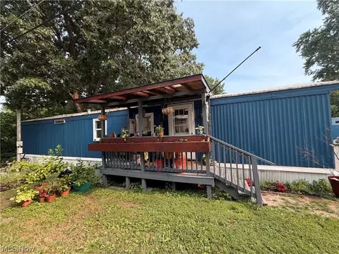 1909 E Turkeyfoot Lake Rd #42, Akron, OH 44312