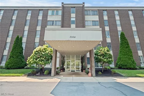 3064 Kent Rd #101, Stow, OH 44224