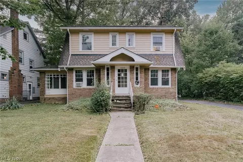 1660 Maple Rd, Cleveland Heights, OH 44121