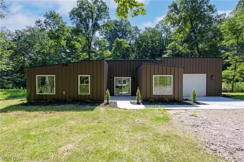 4037 Cleveland Rd, Wooster, OH 44691