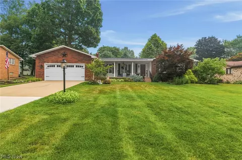 5308 Lindenwood St, Louisville, OH 44641