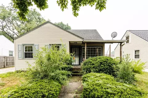 16906 Holly Hill Dr, Cleveland, OH 44128