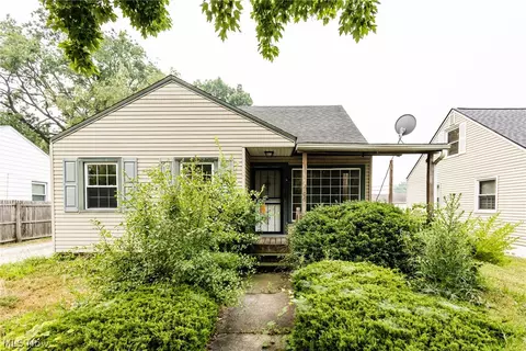 16906 Holly Hill Dr, Cleveland, OH 44128