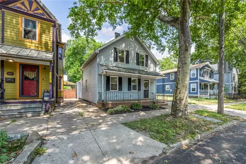 3210 Monroe Ave, Cleveland, OH 44113