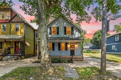 3210 Monroe Ave, Cleveland, OH 44113