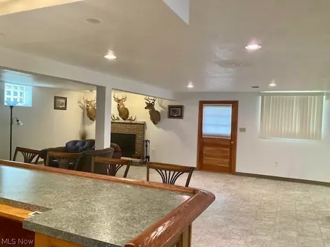 Living - 4474 Ridge Rd, Wadsworth, OH 44281 photo 4 of 4