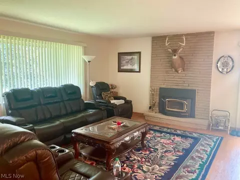 Living - 4474 Ridge Rd, Wadsworth, OH 44281 photo 1 of 4